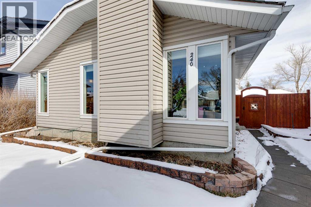 240 Summerwood Place SE