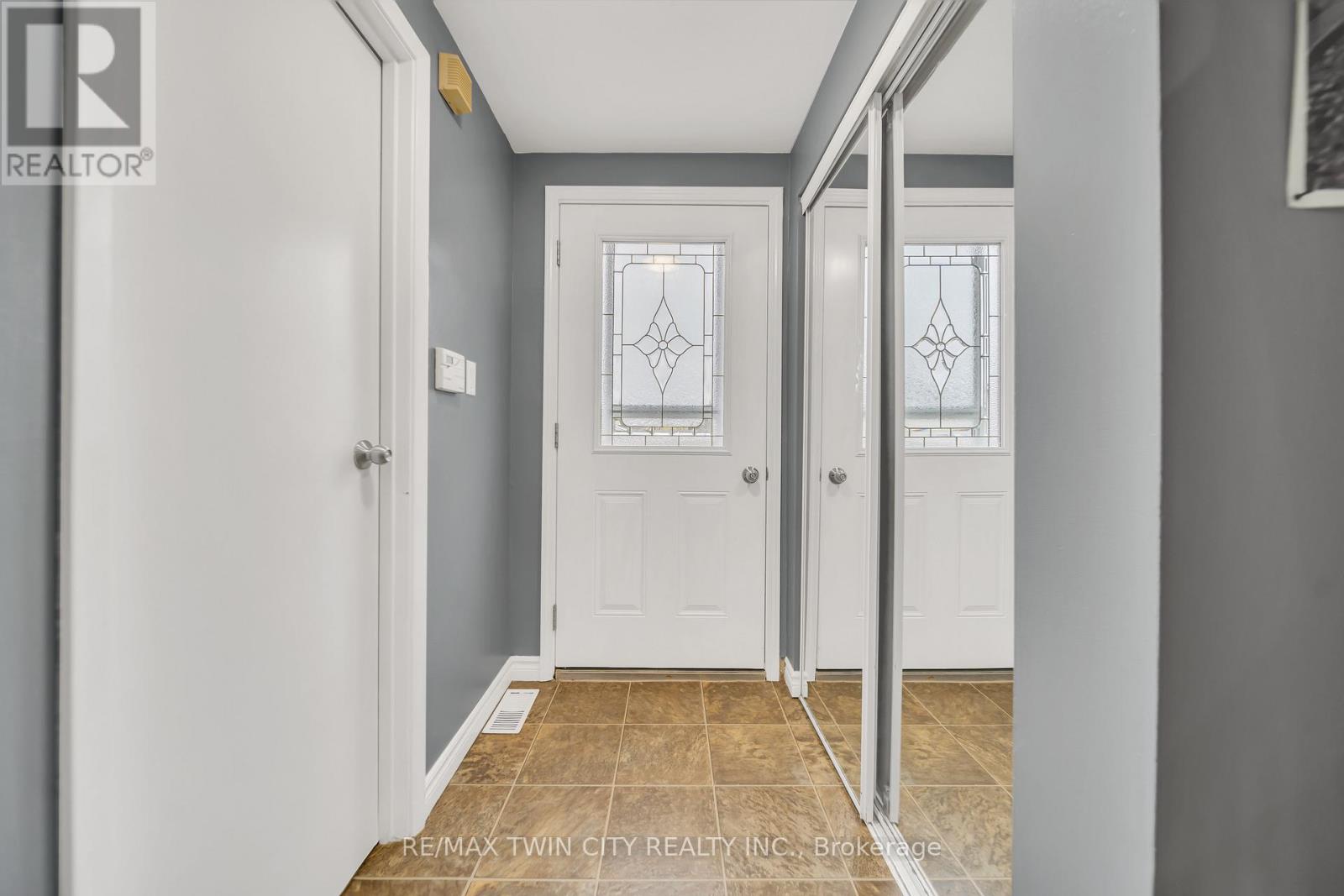 10 - 648 DOON VILLAGE ROAD