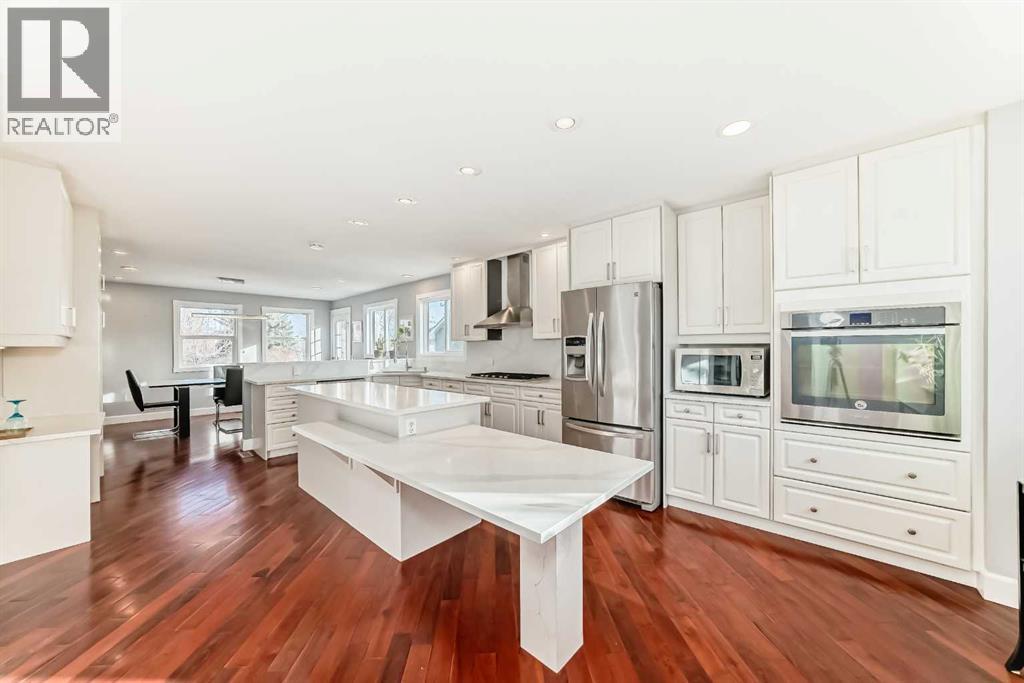 305 Lakeside Greens Crescent