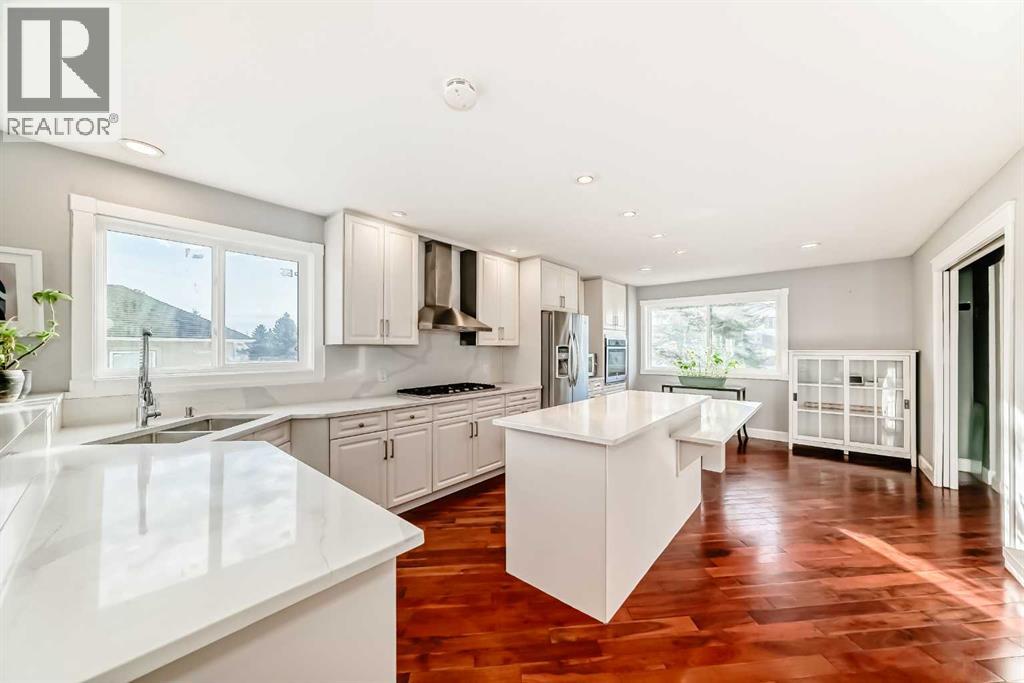 305 Lakeside Greens Crescent