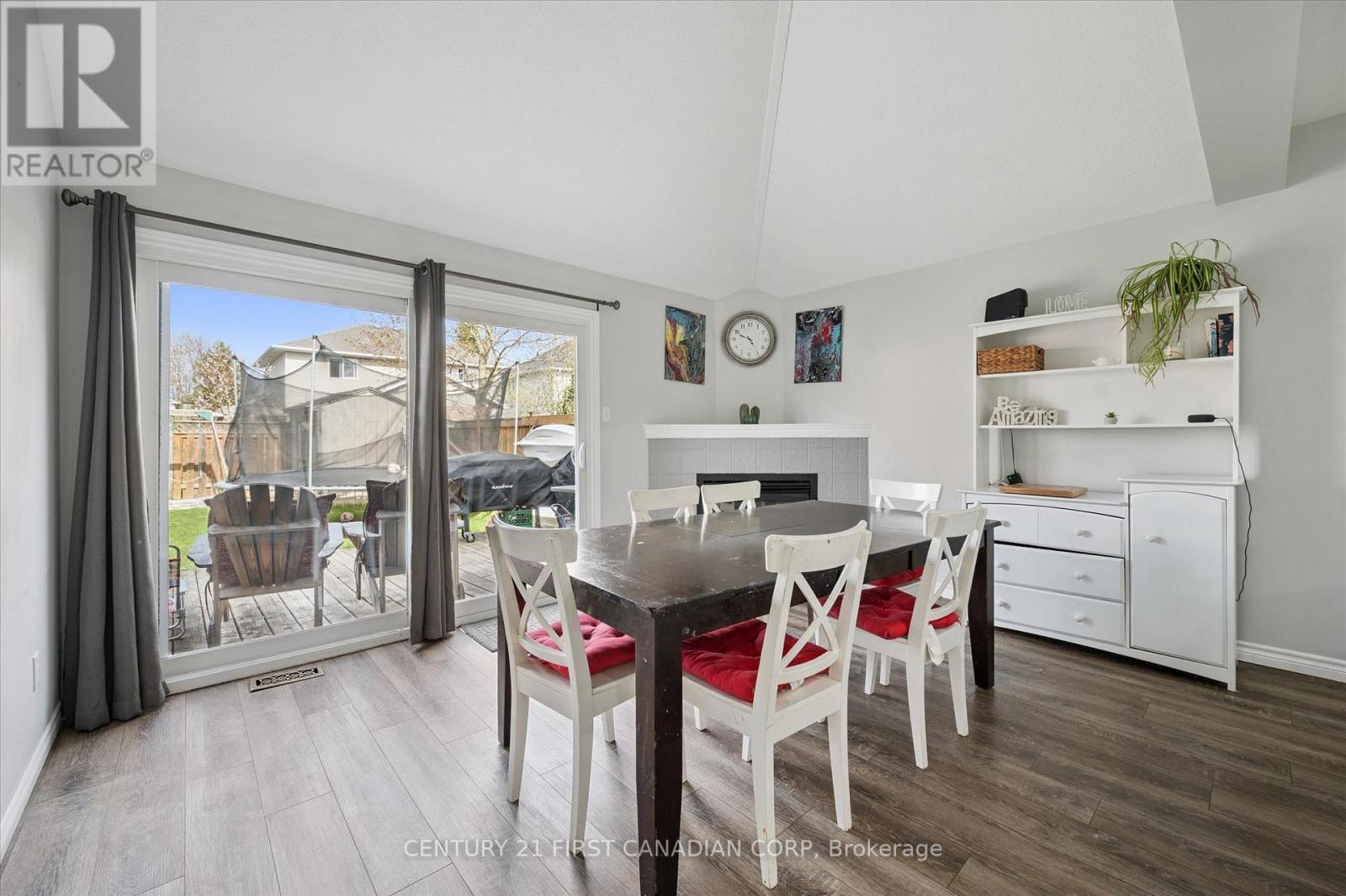 34 WAXWING CRESCENT