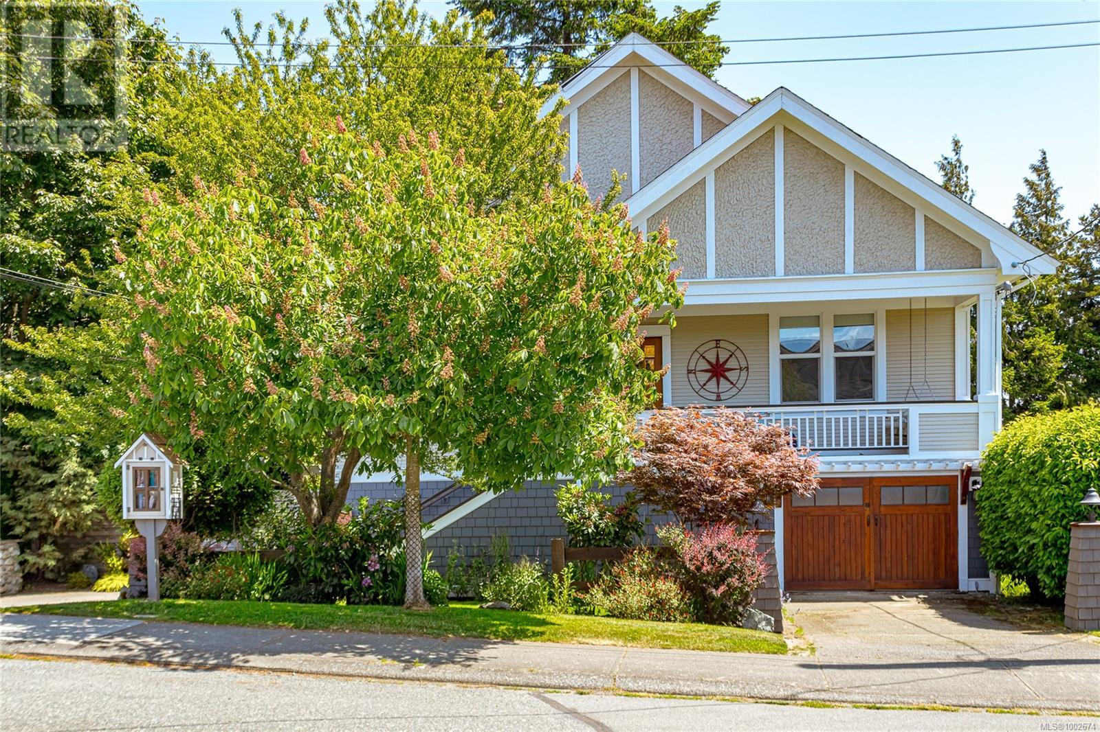 525 Macaulay St