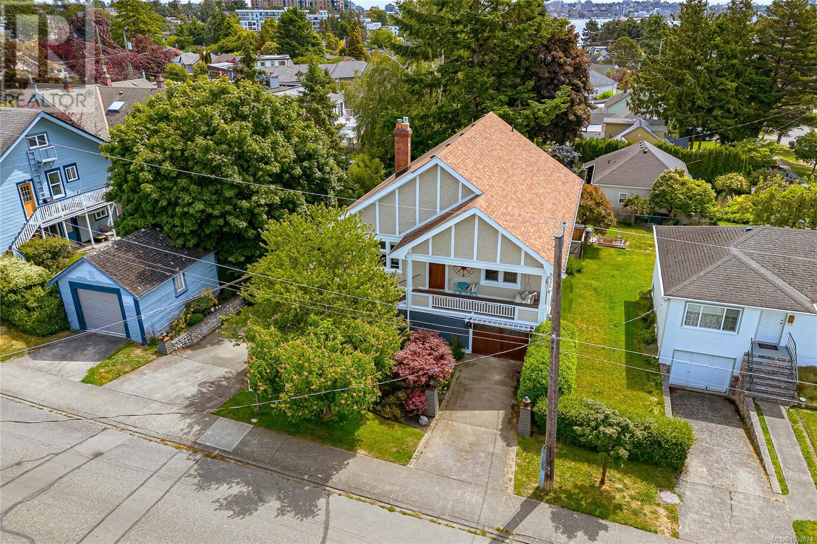 525 Macaulay St