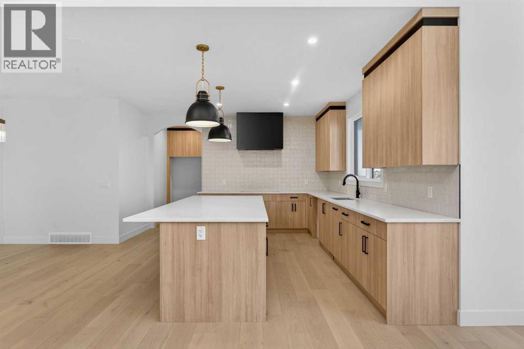 111 North Bridges Garden