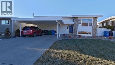 1904 18 Street N Lethbridge AB T1H4H2