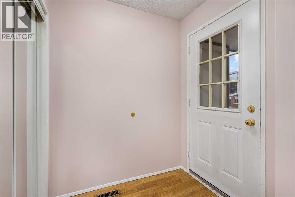 13, 803 Varsity Estates Drive NW