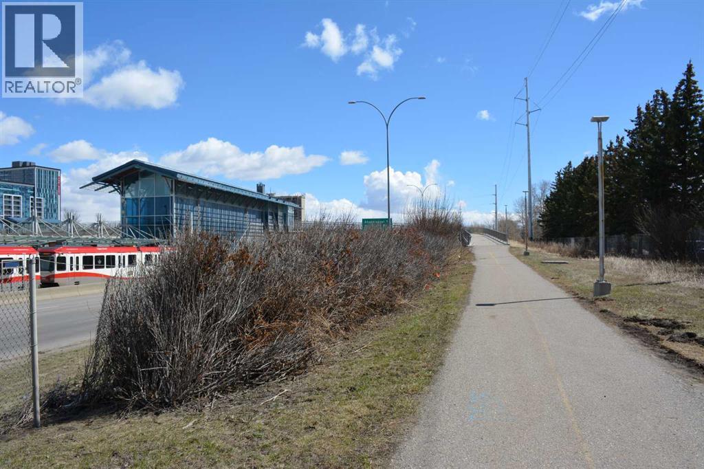 13, 803 Varsity Estates Drive NW