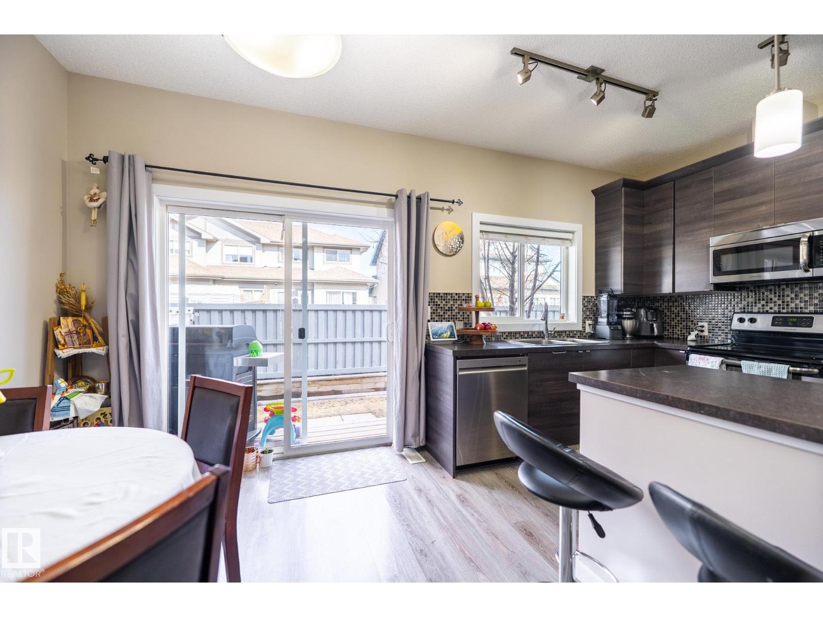 #4 3710 ALLAN DR SW