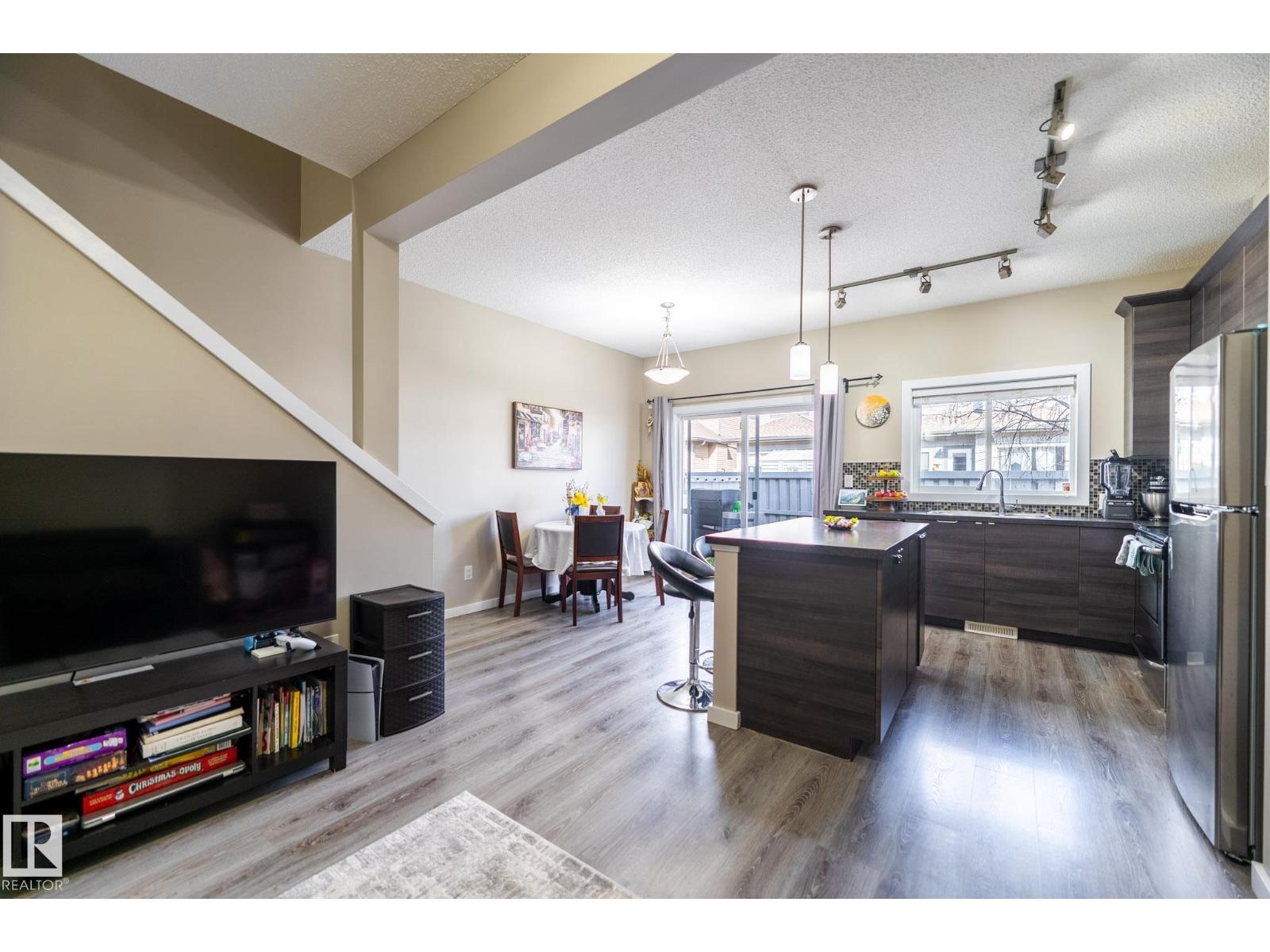 #4 3710 ALLAN DR SW
