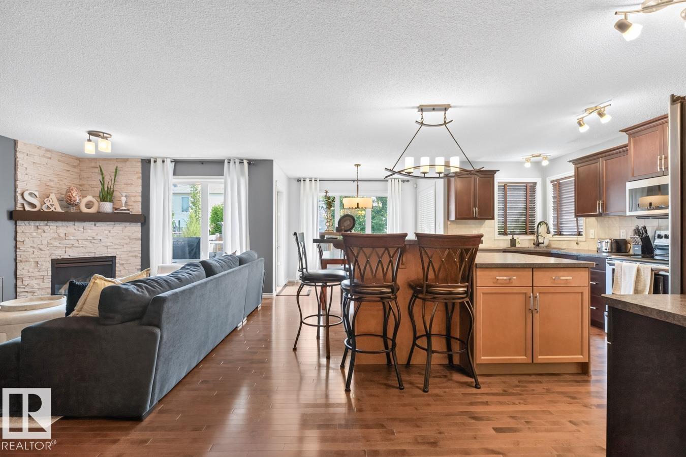931 REGENCY DR
