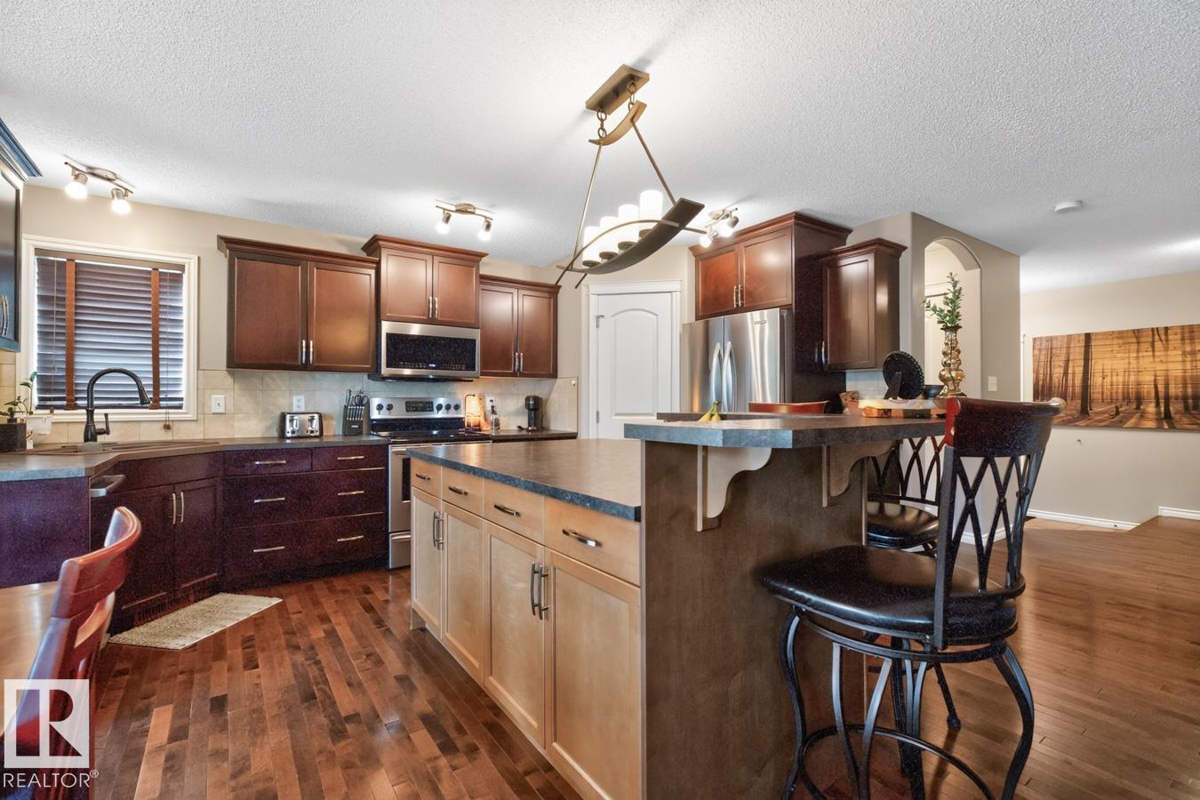 931 REGENCY DR