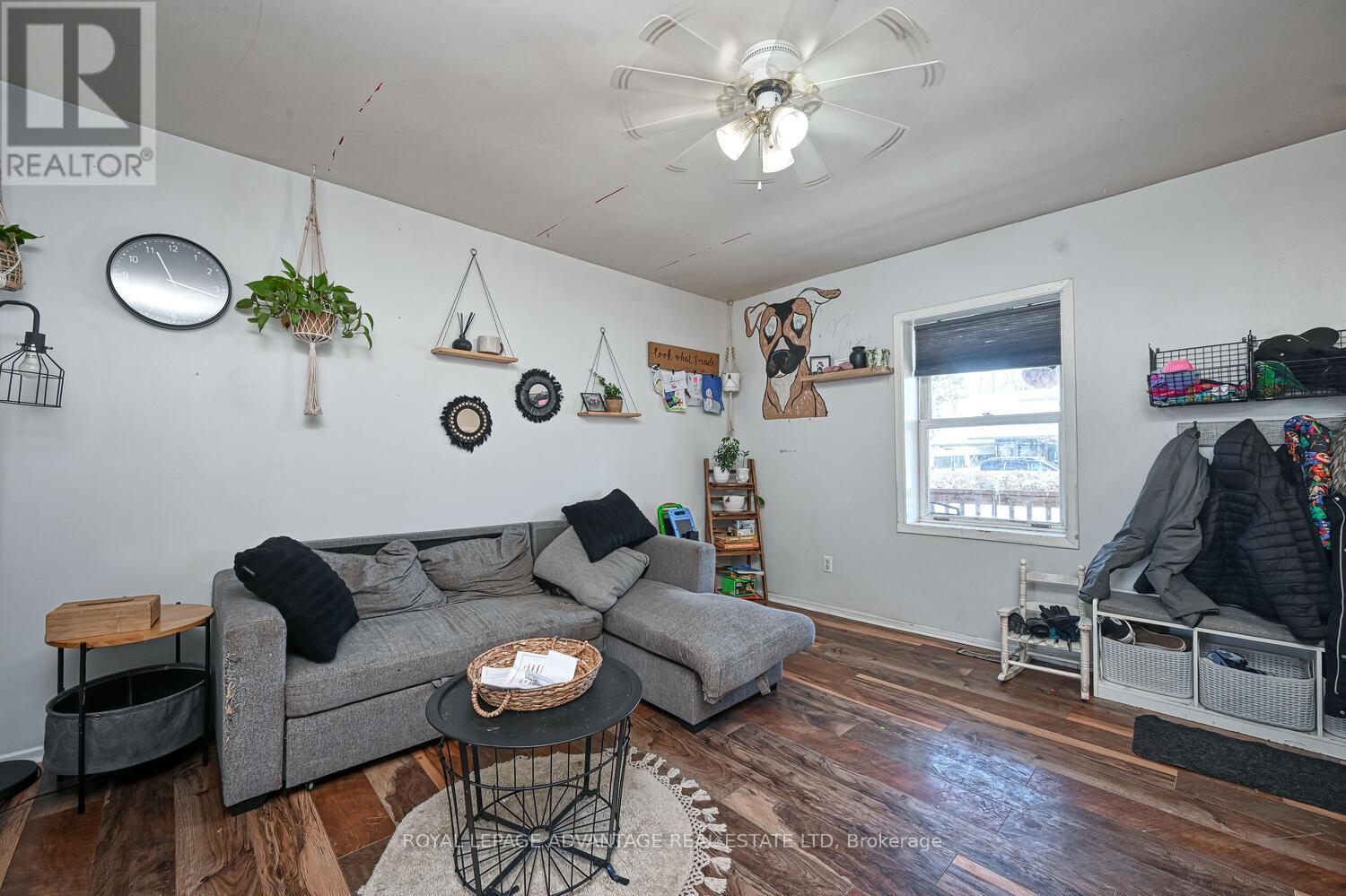 150-152 GORE STREET E