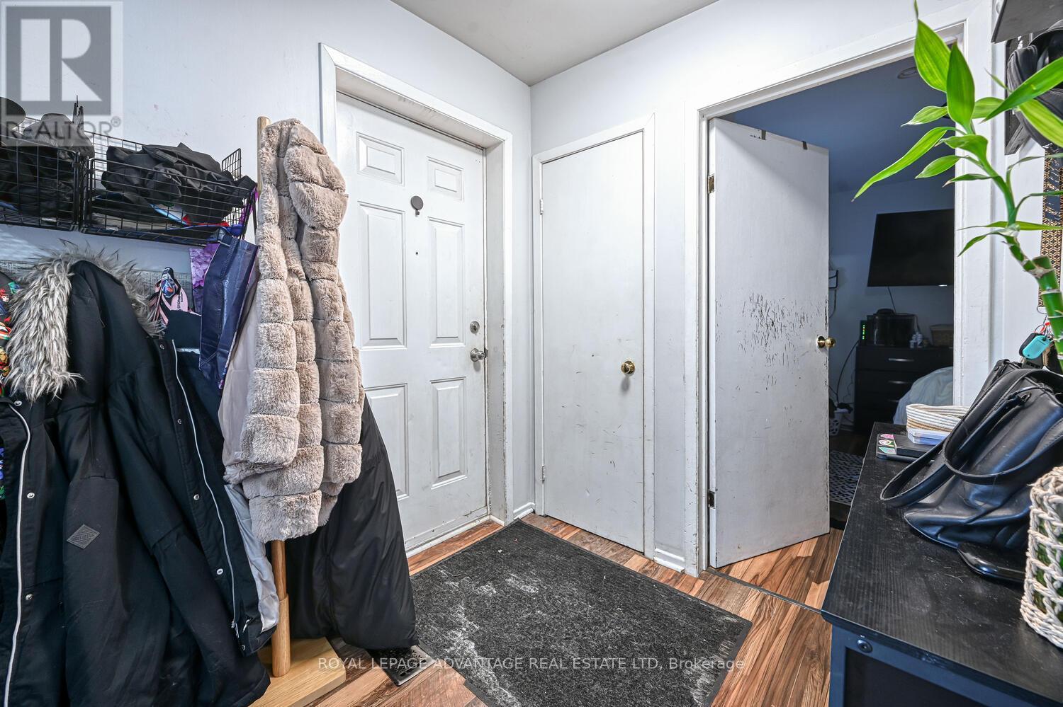 150-152 GORE STREET E