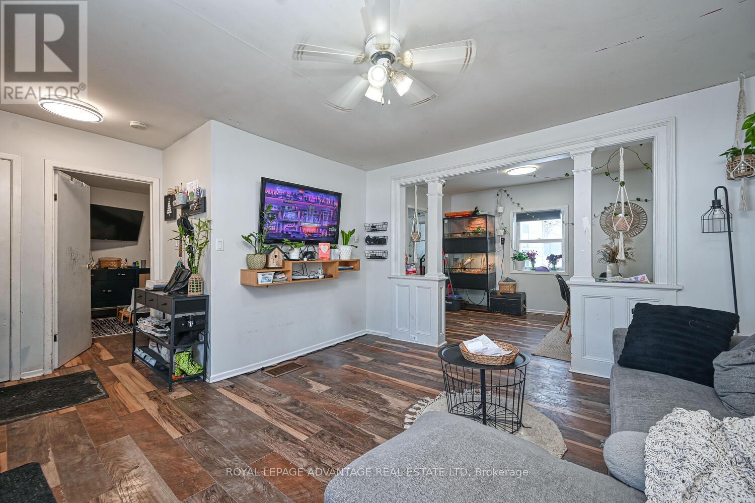 150-152 GORE STREET E