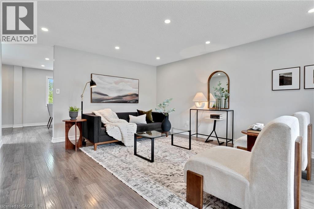 20 ARDOCH Mews