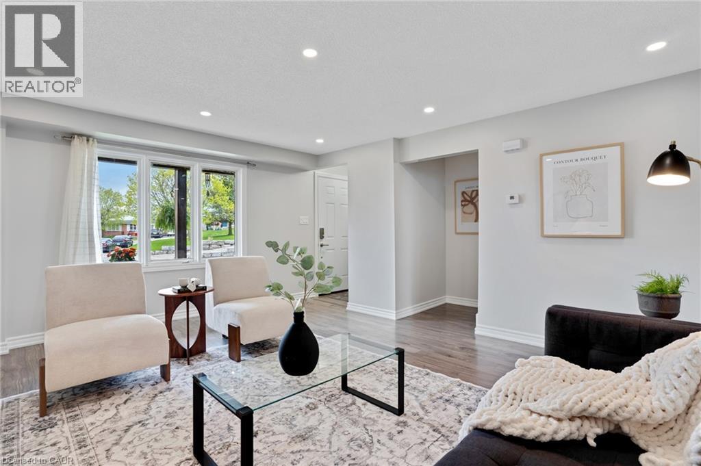 20 ARDOCH Mews