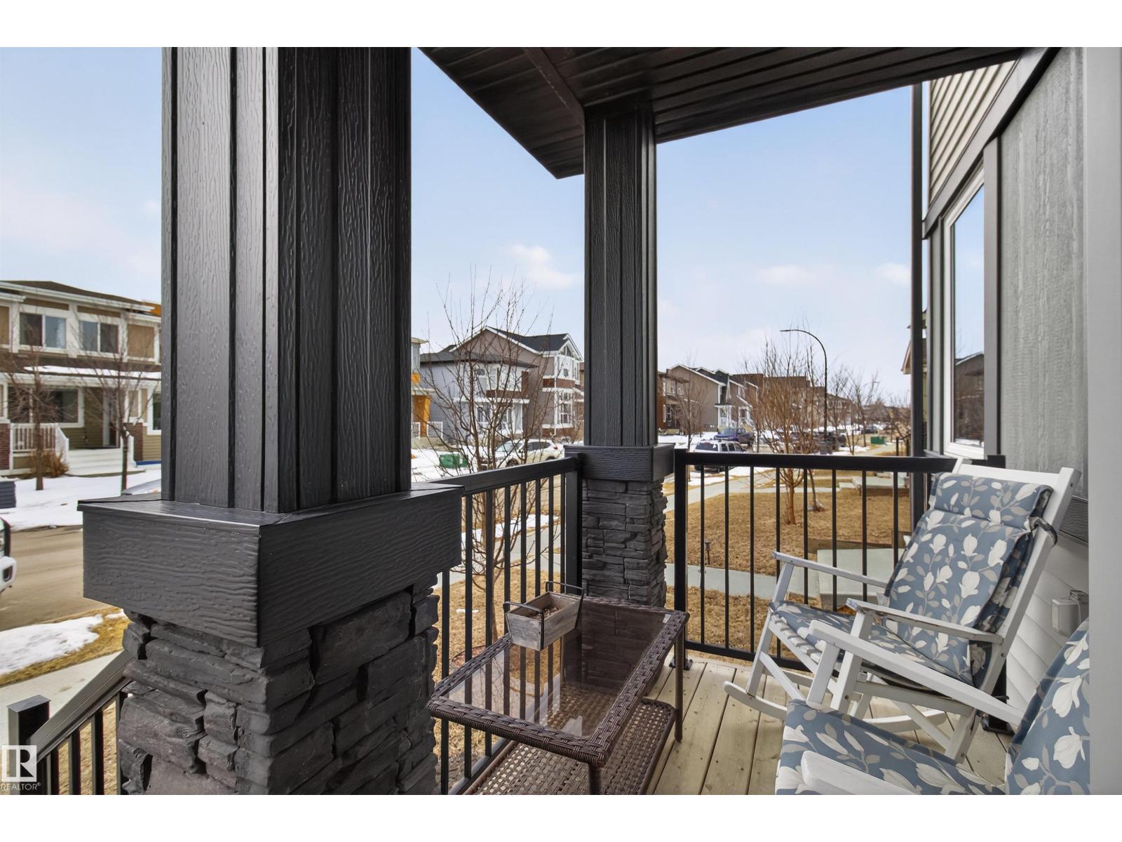 385 Charlesworth Drive SW