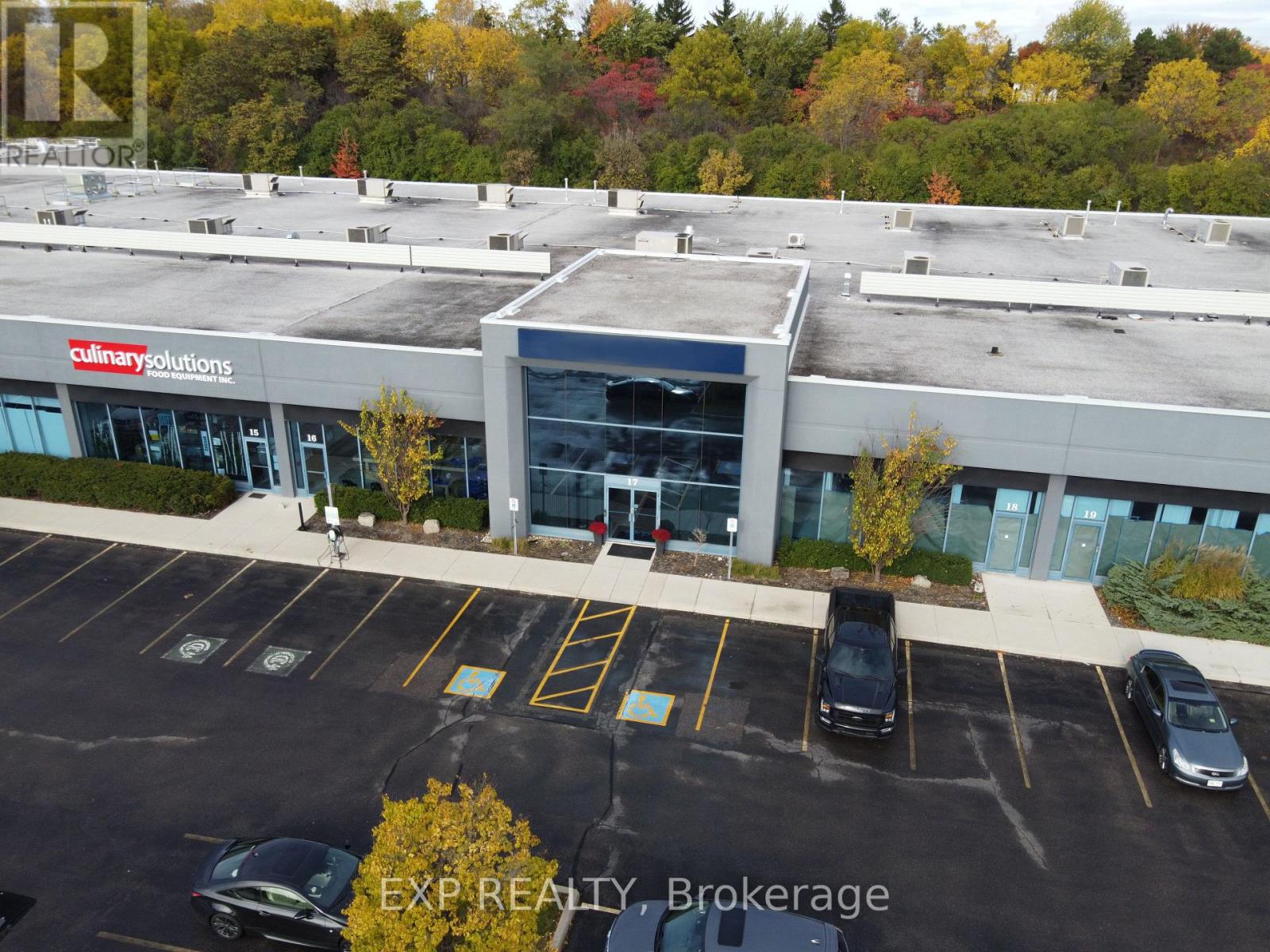 17 - 1075 NORTH SERVICE ROAD W