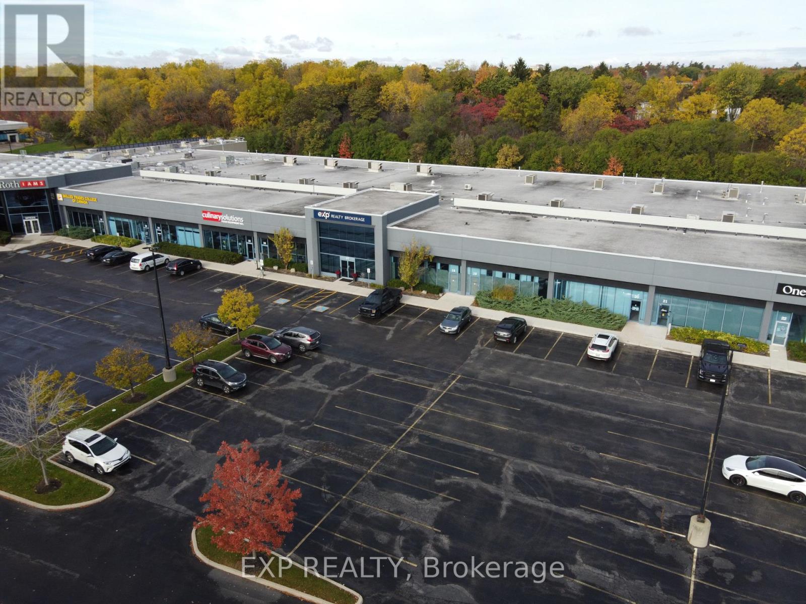 17 - 1075 NORTH SERVICE ROAD W