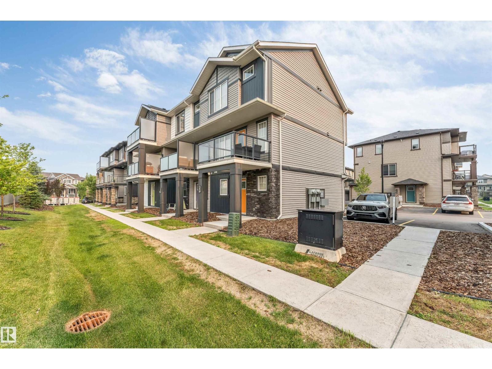 #25 1530 TAMARACK BV NW