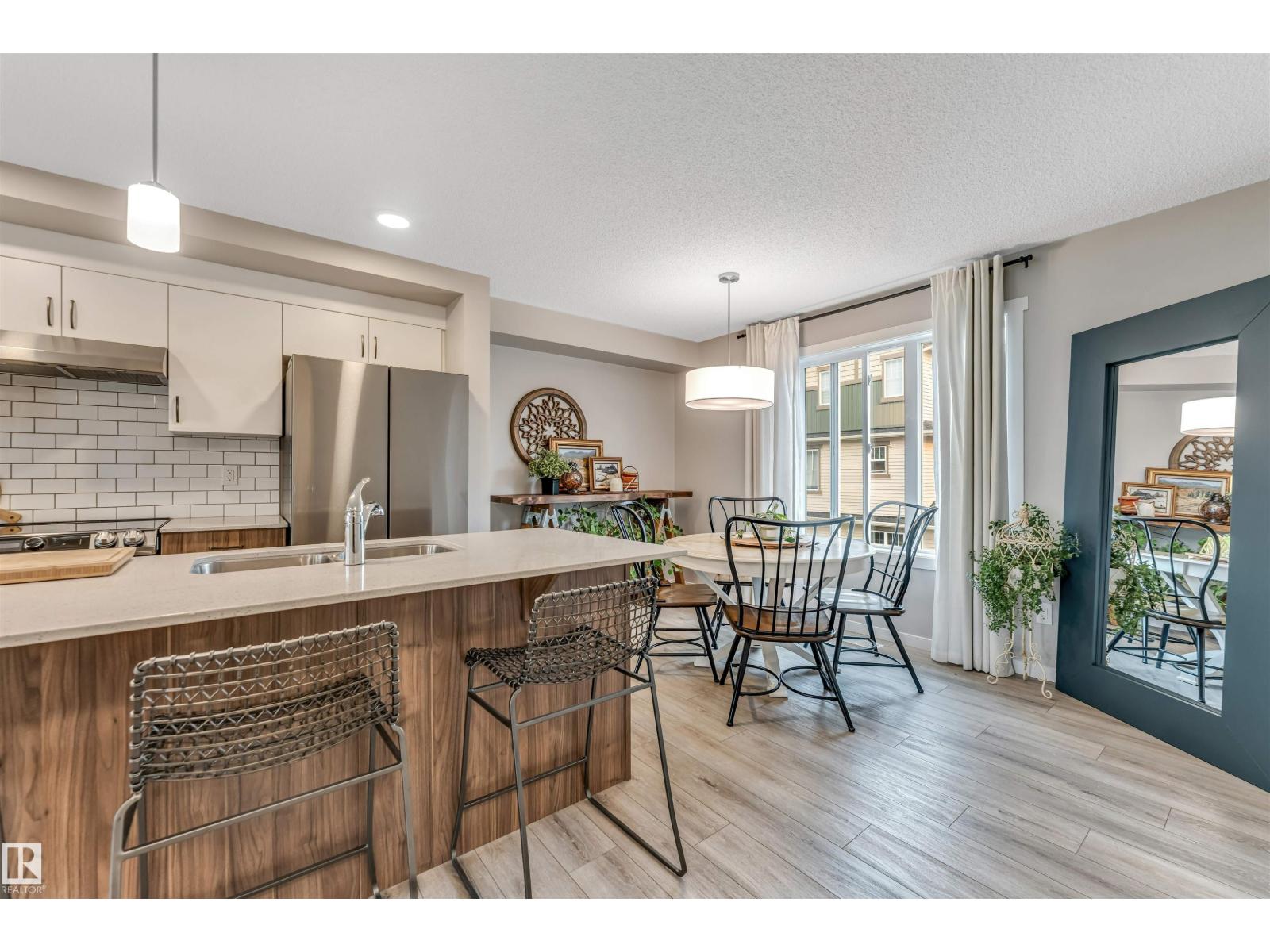#25 1530 TAMARACK BV NW