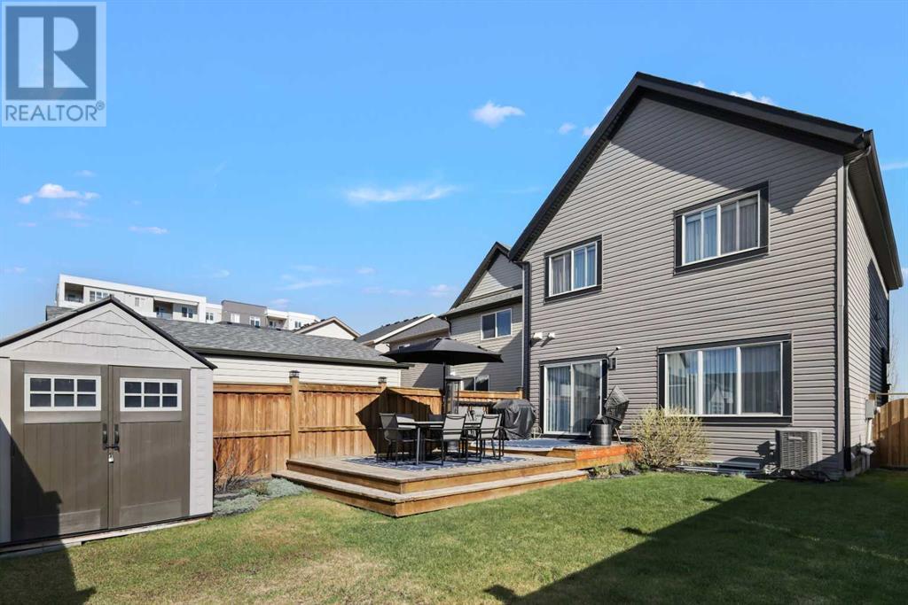 92 Skyview Point Crescent NE