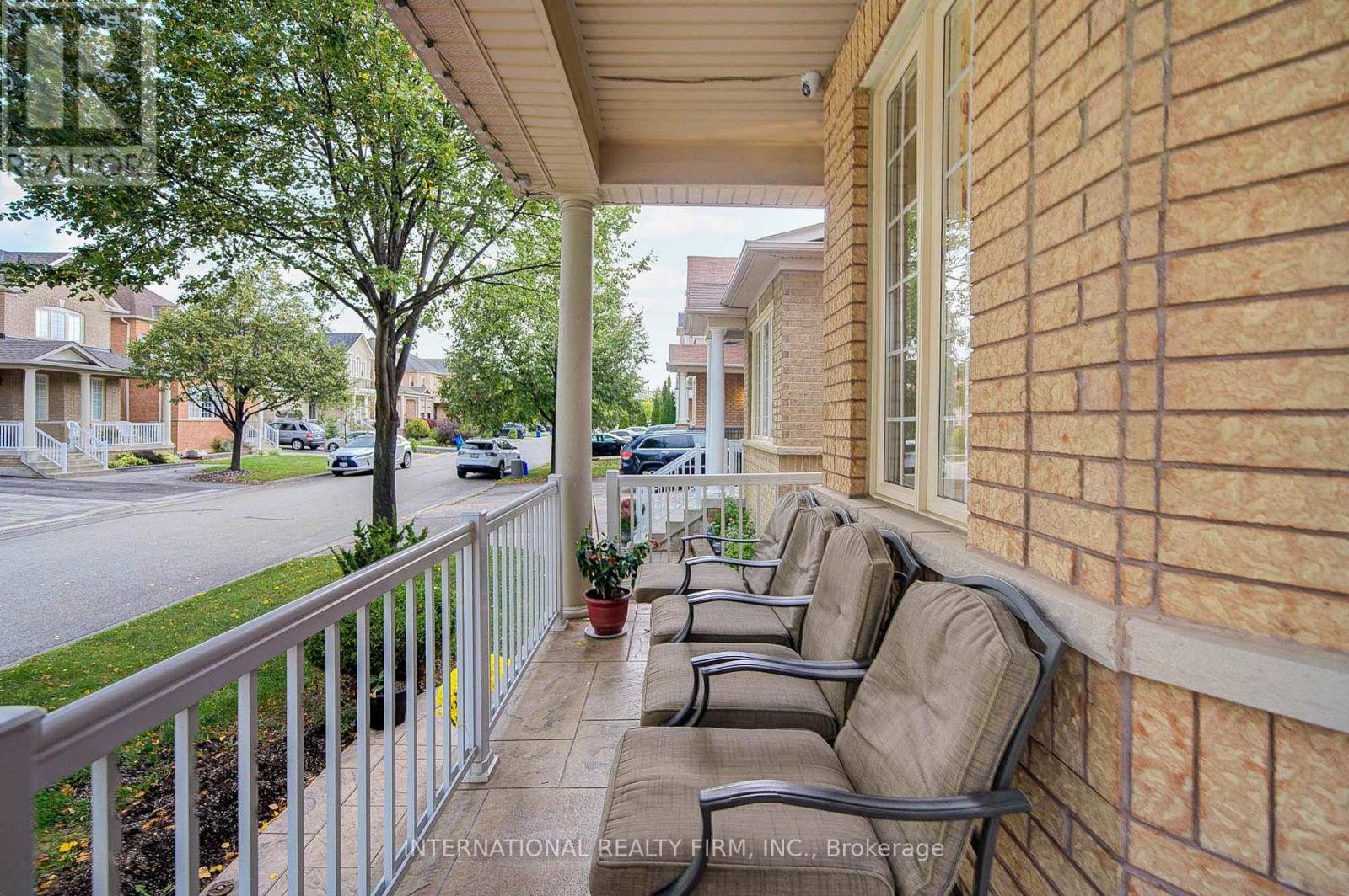 77 SAINT JAMES AVENUE