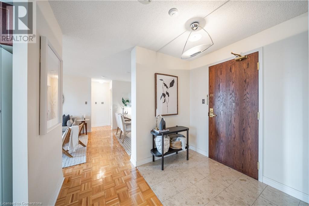 156 ENFIELD Place Unit# 808