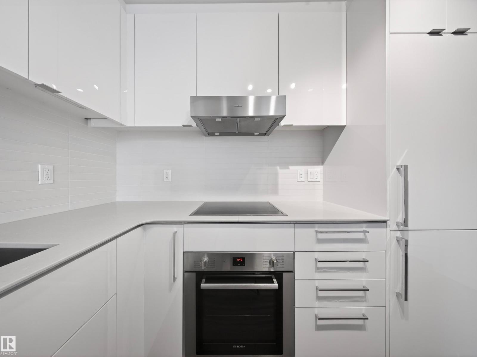 #2509 10360 102 ST NW