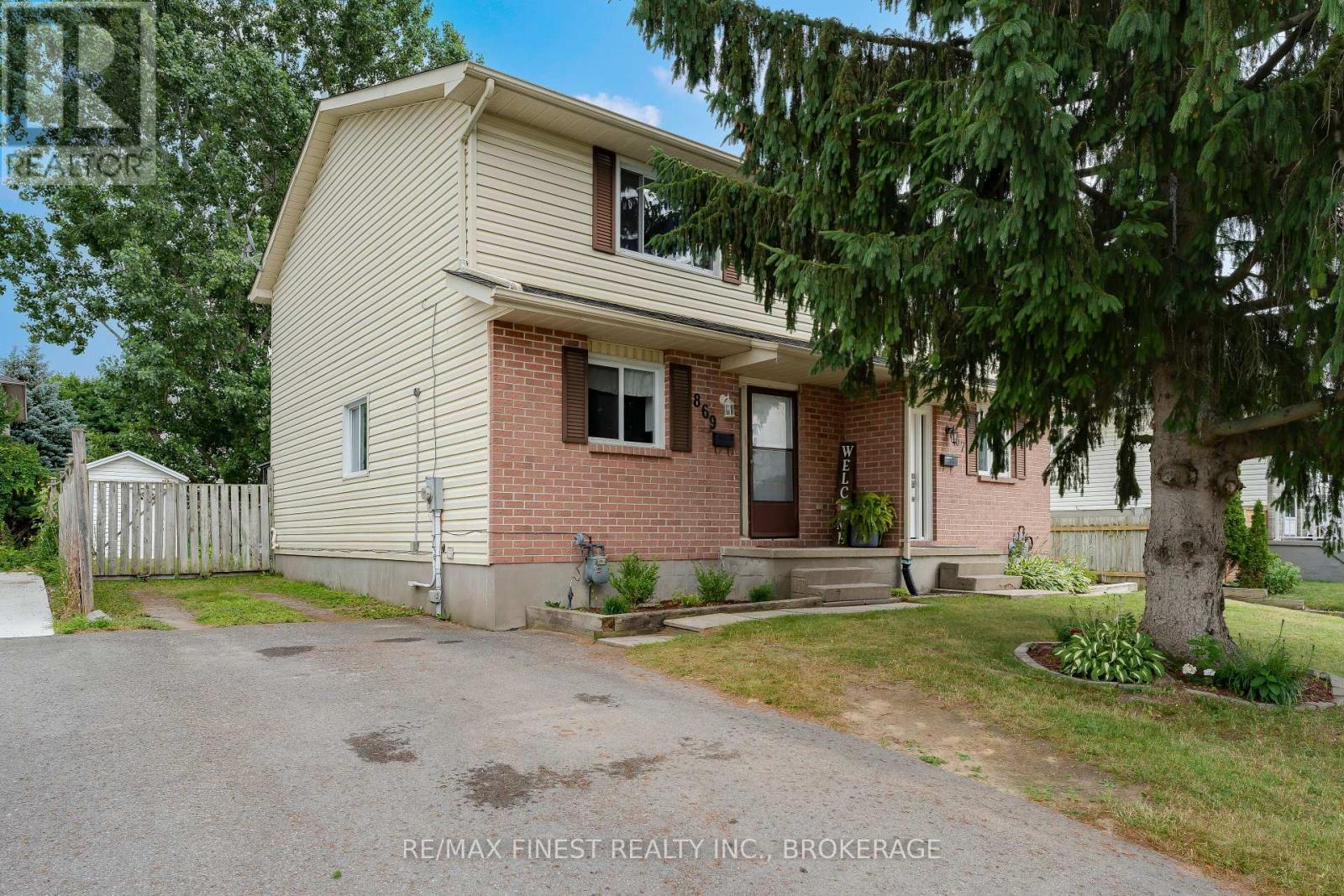 869 LARCHWOOD CRESCENT