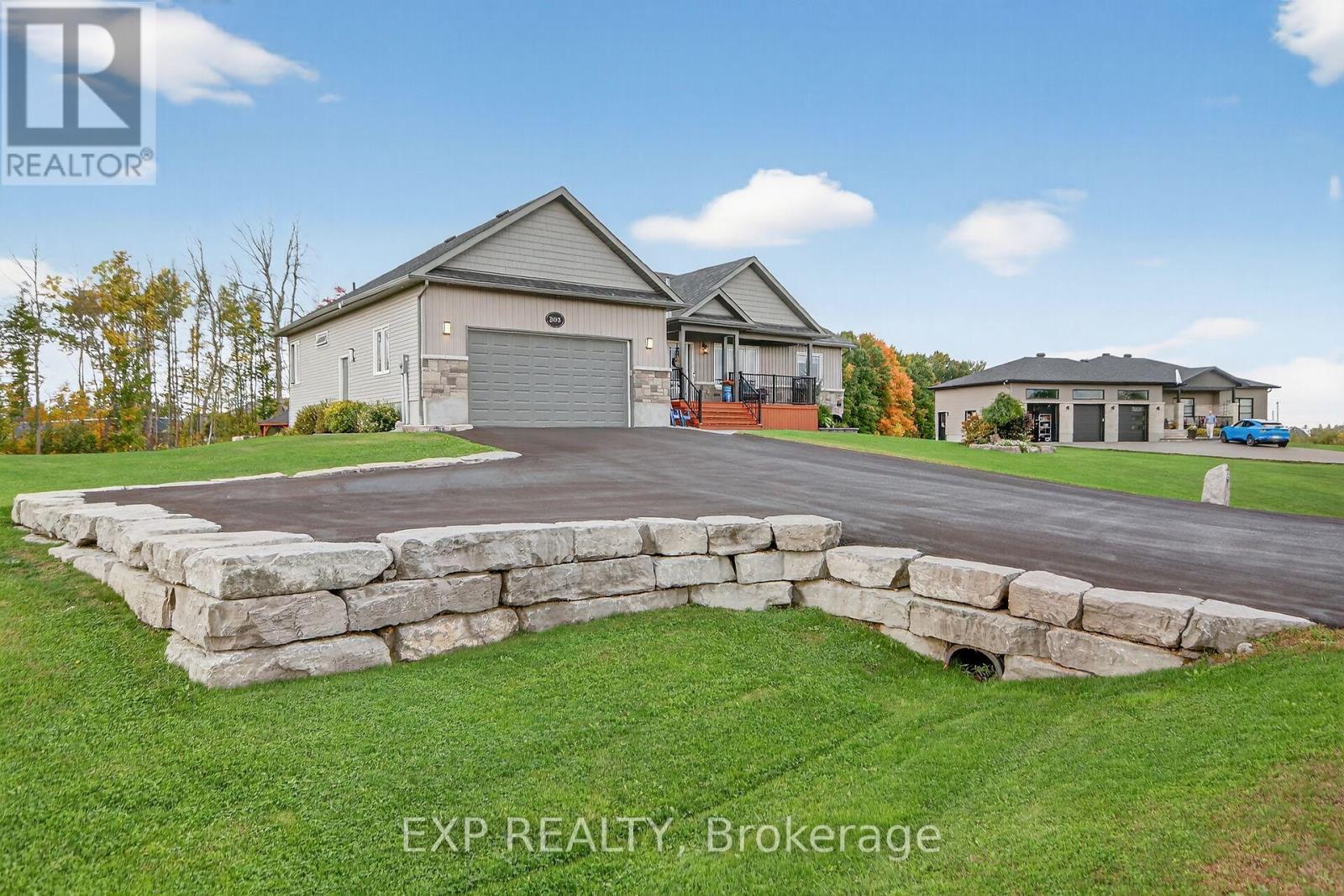 305 MOORE CRESCENT