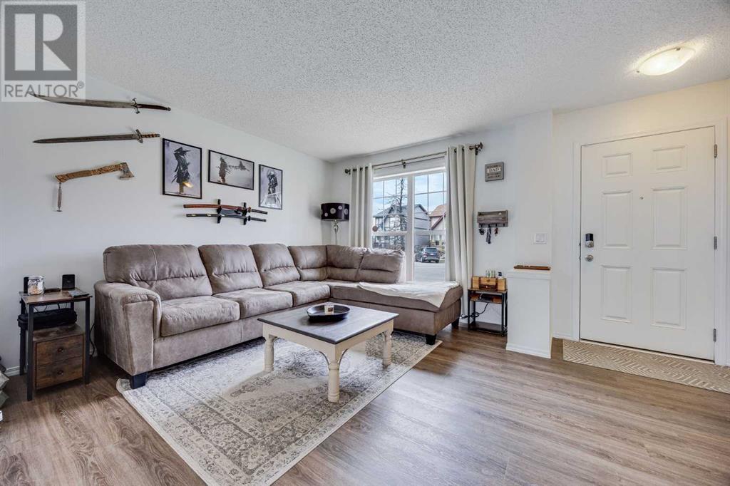 342 Elgin Point SE