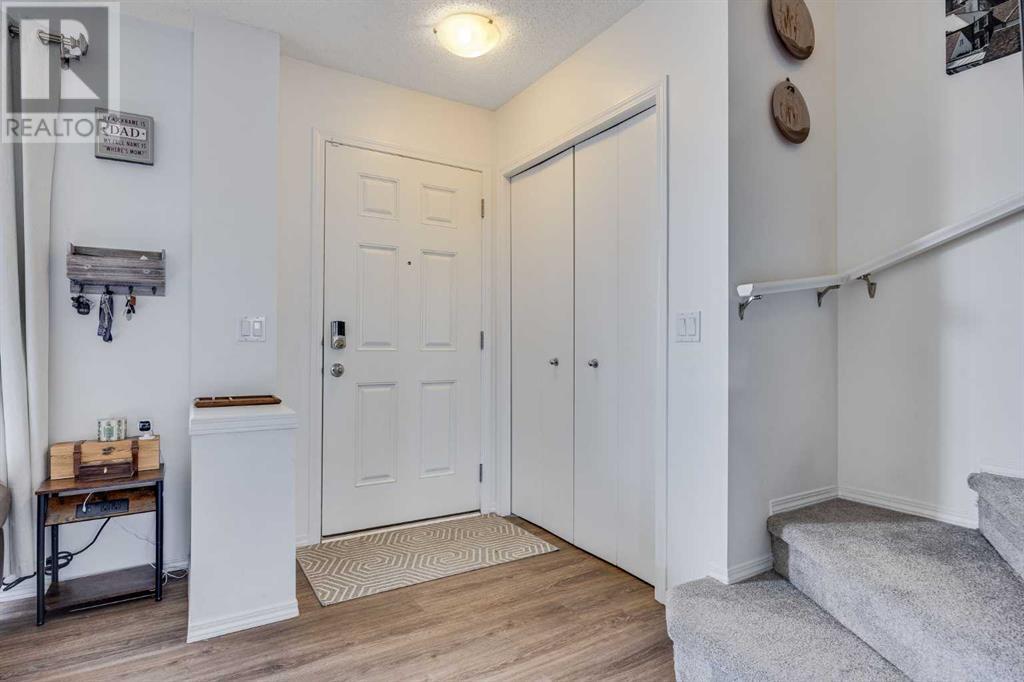 342 Elgin Point SE