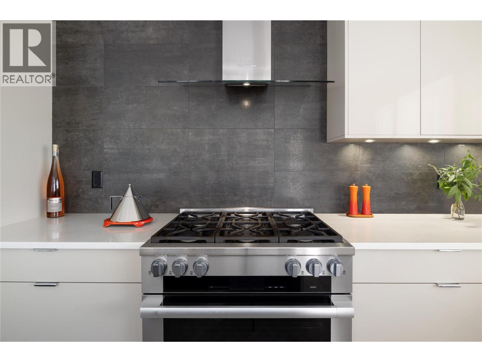 3301 Vineyard View Drive