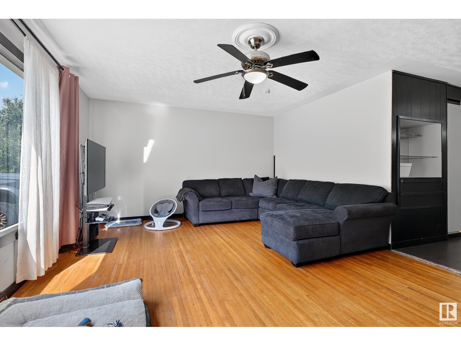 3620 115 AV NW
