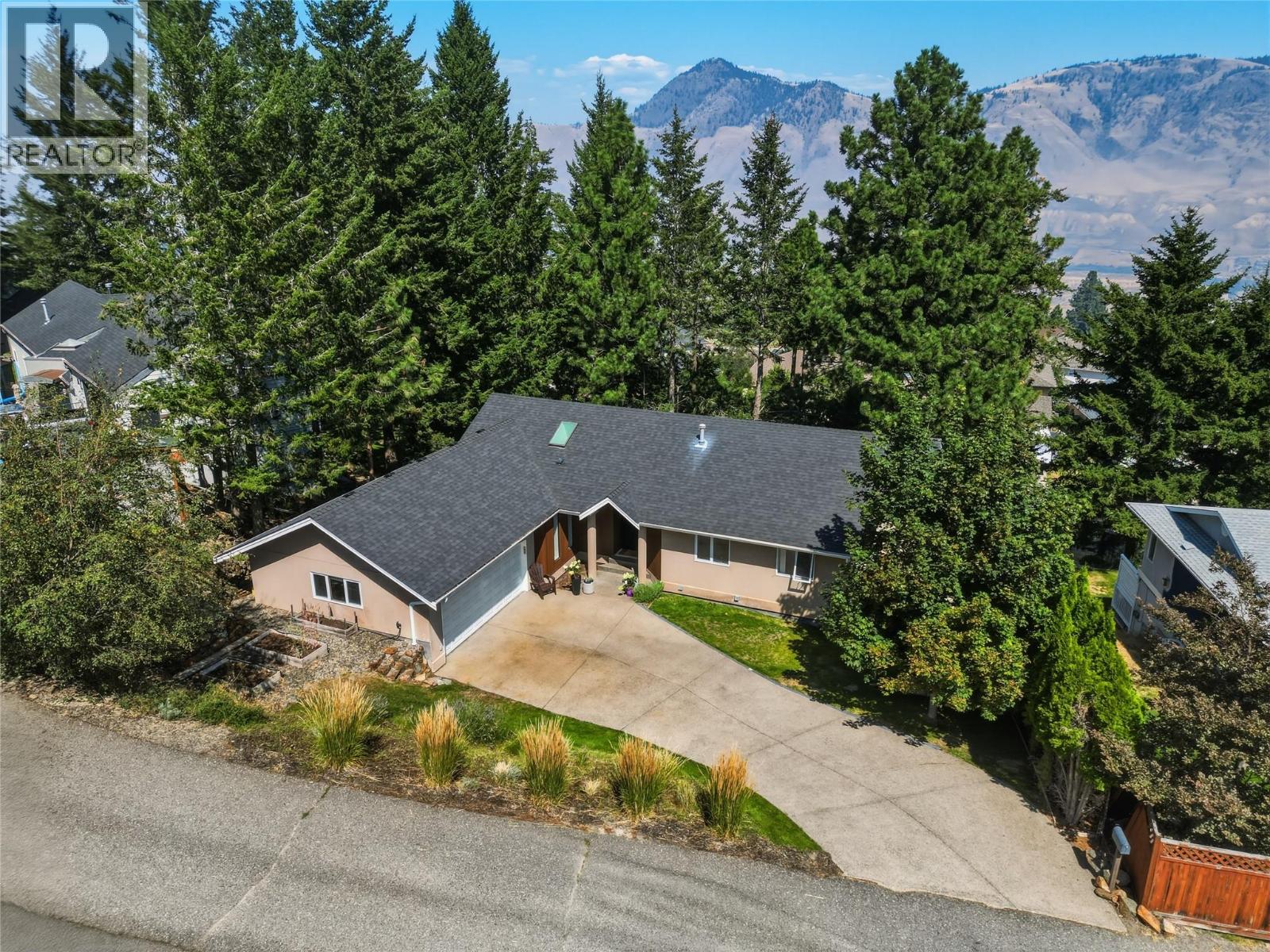 1937 SKEENA Drive