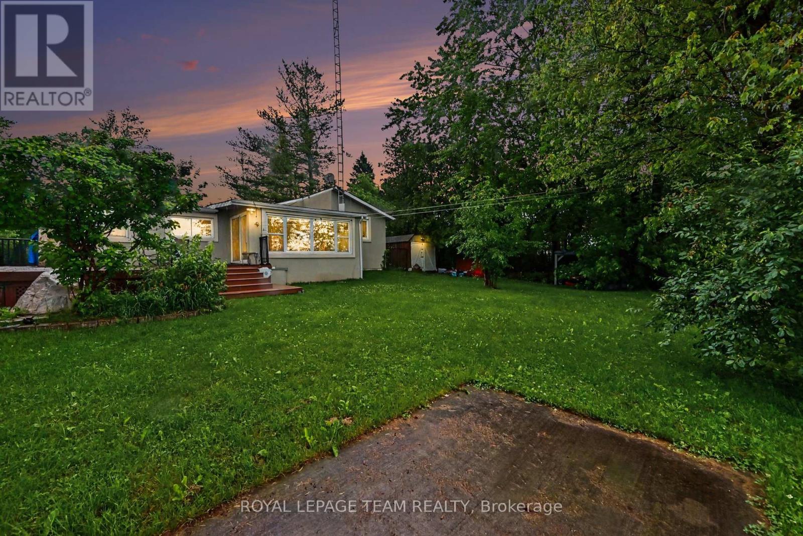 2466 FAIRMILE ROAD N