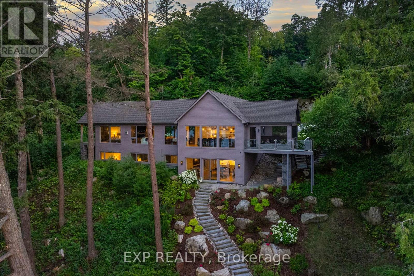 124 CLAREN CRESCENT