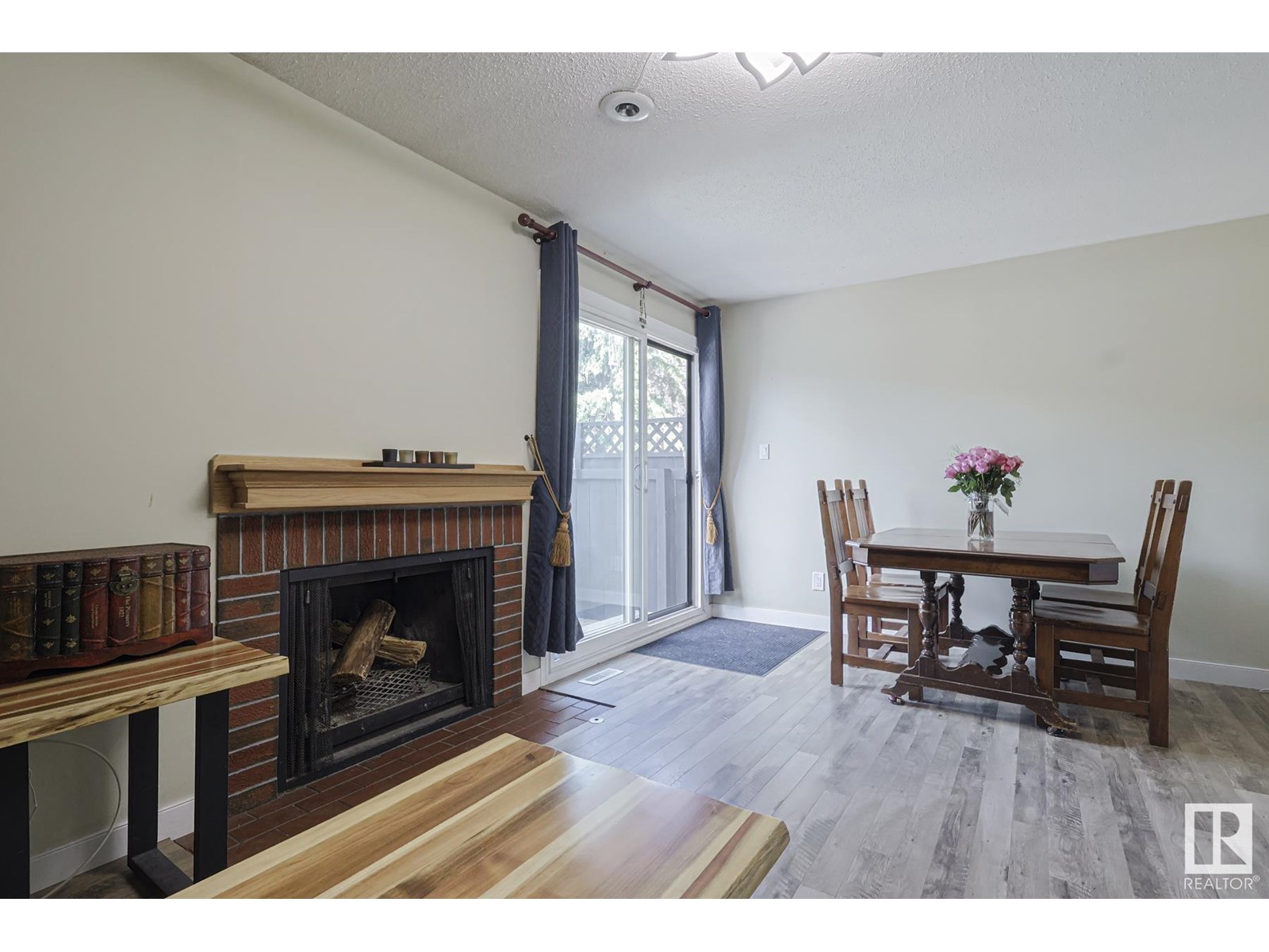 12056 25 AV NW