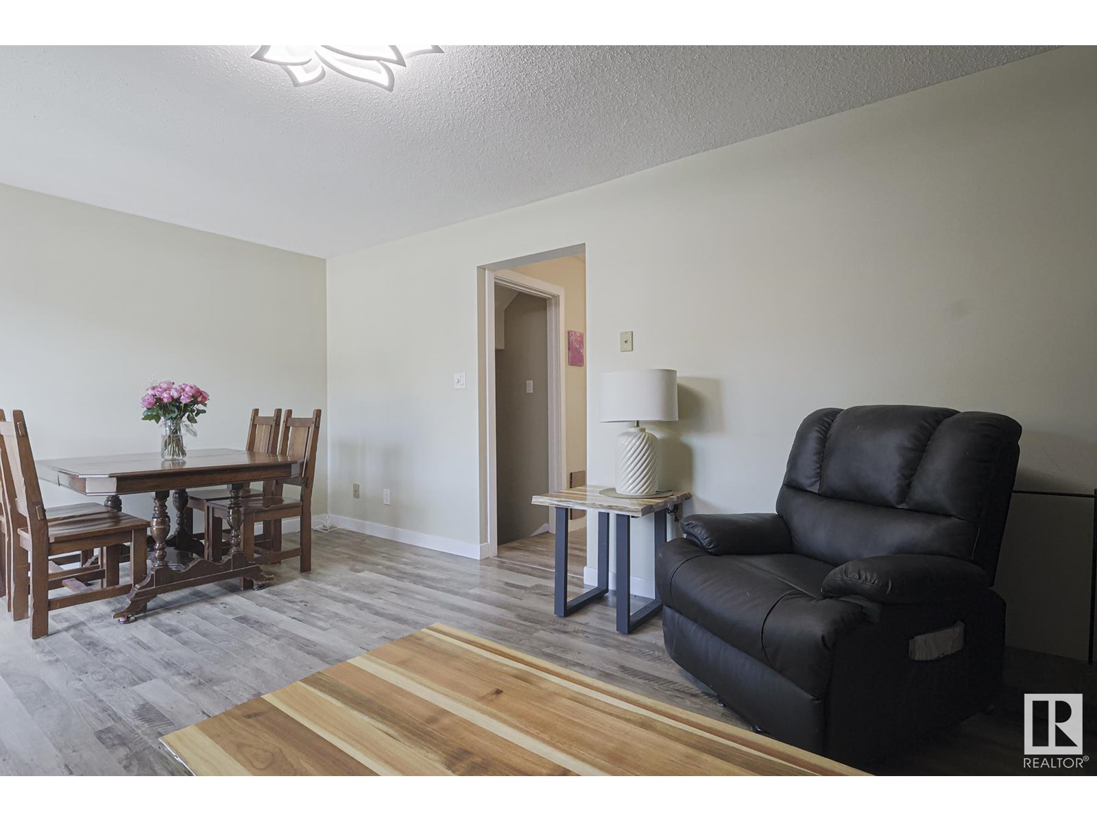 12056 25 AV NW