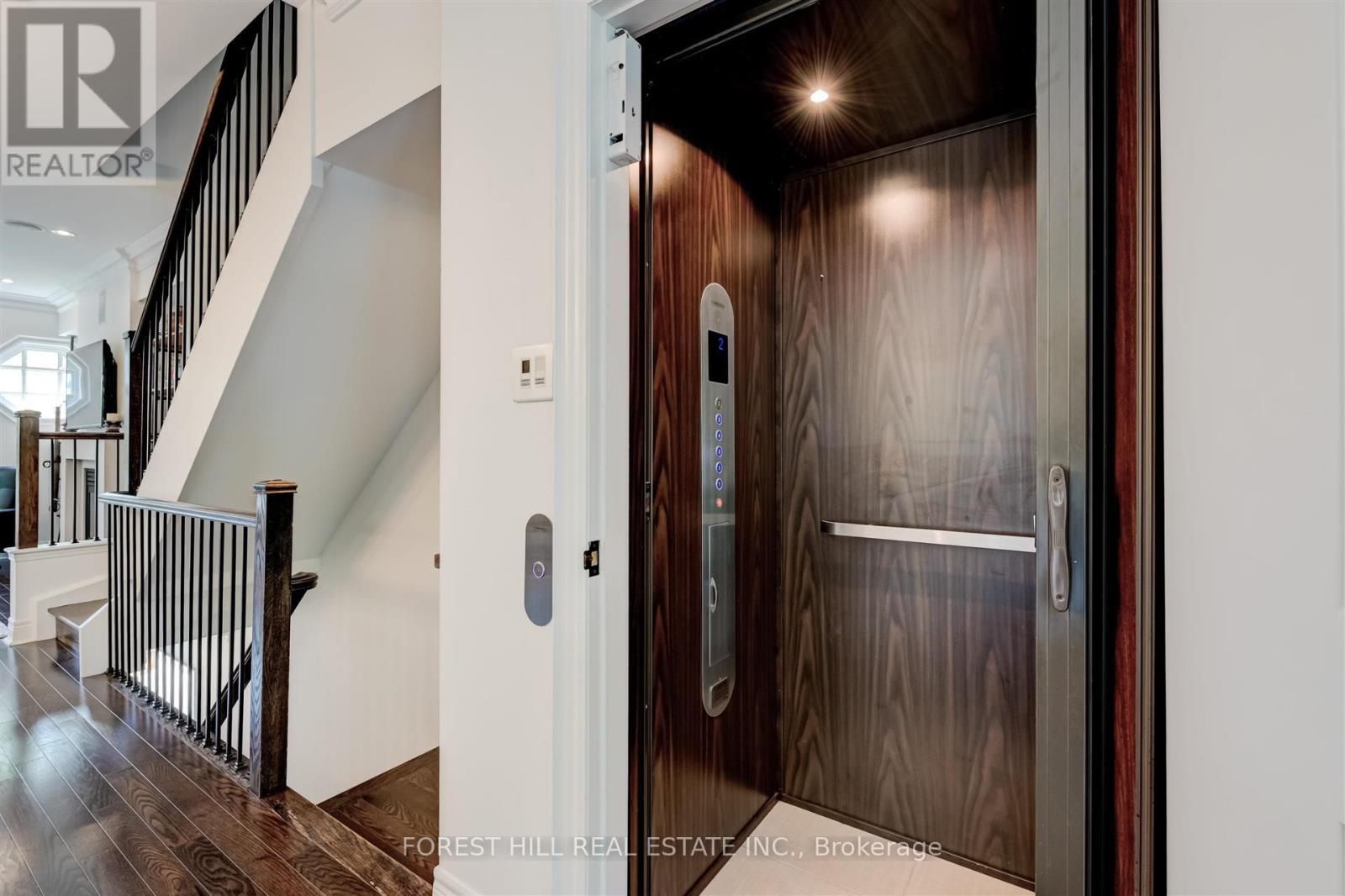 111 POWSELAND CRESCENT