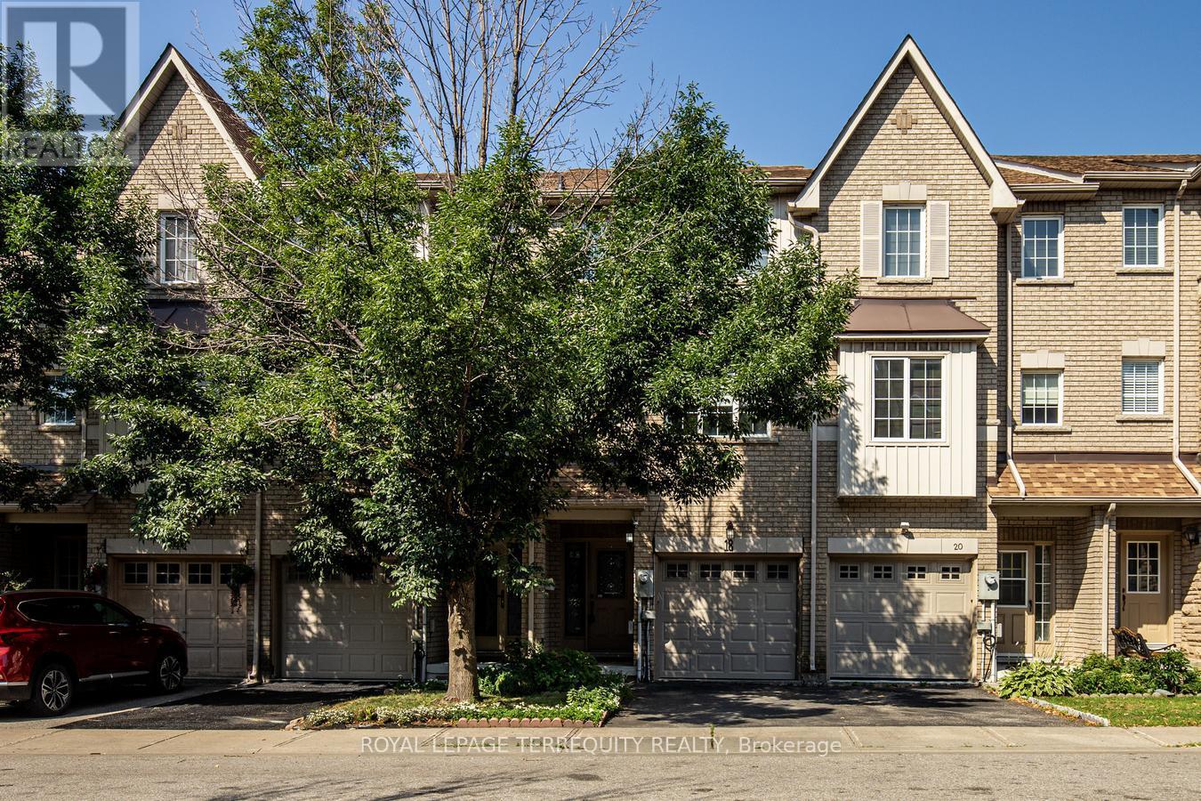 18 SPRINGSIDE WAY