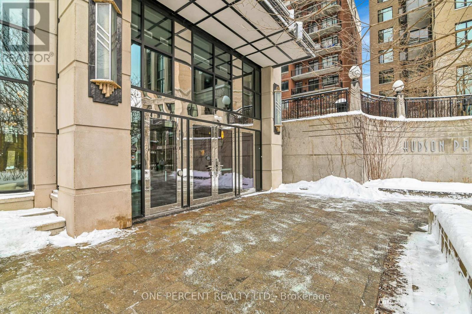 1112 - 235 KENT STREET