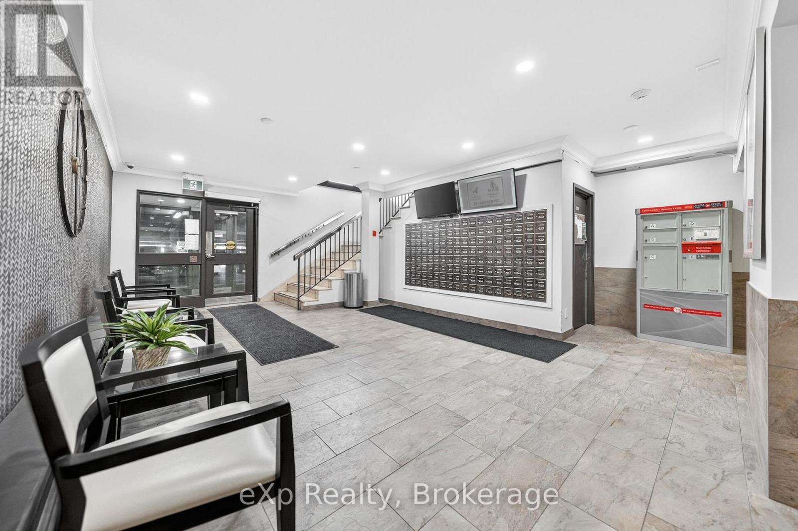 408 - 19 WOODLAWN ROAD E