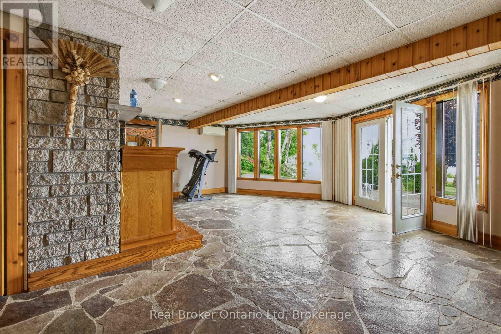 339486 PRESQU'ILE ROAD