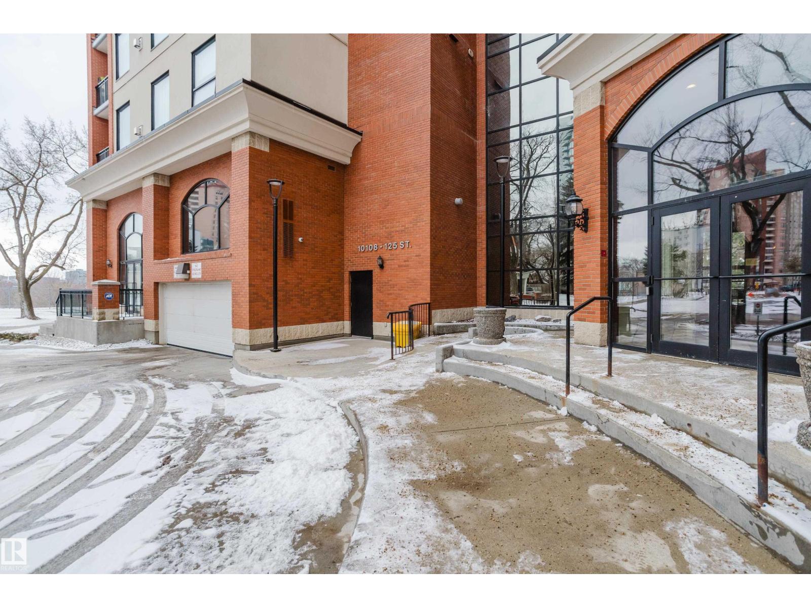 #206 10108 125 ST NW