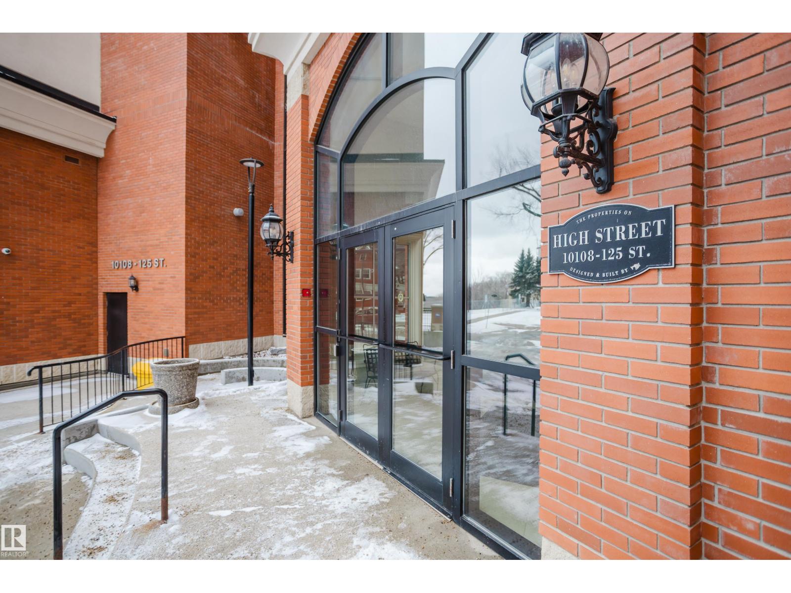 #206 10108 125 ST NW