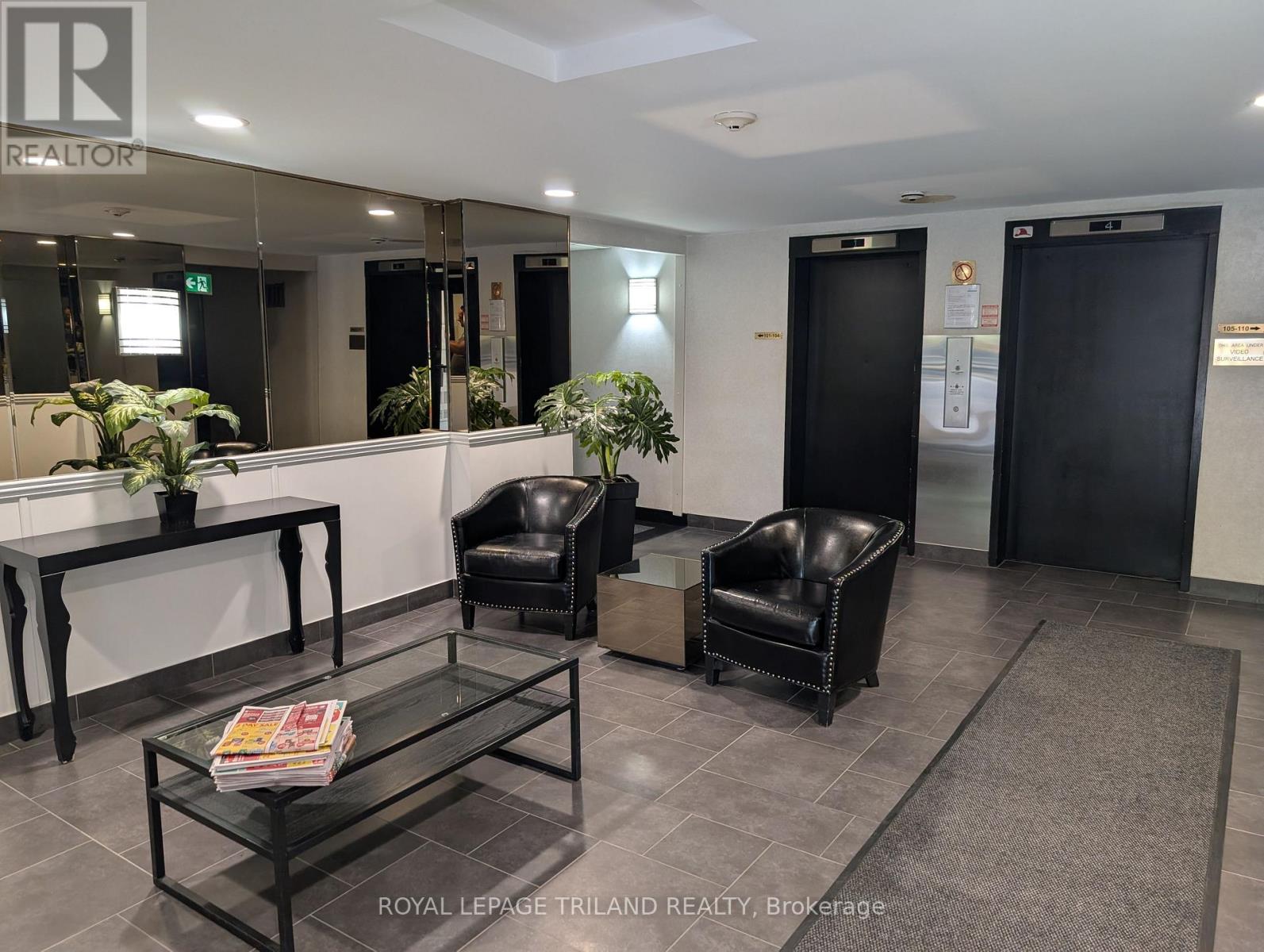 306 - 135 BASE LINE ROAD W