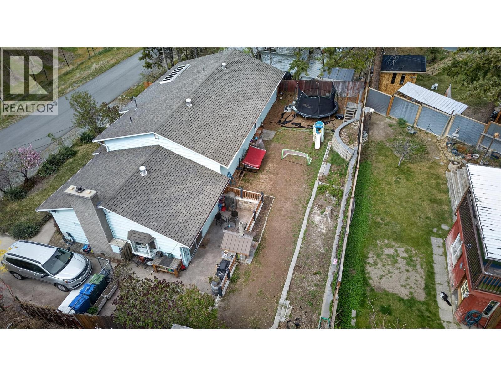 716 Mosley Place