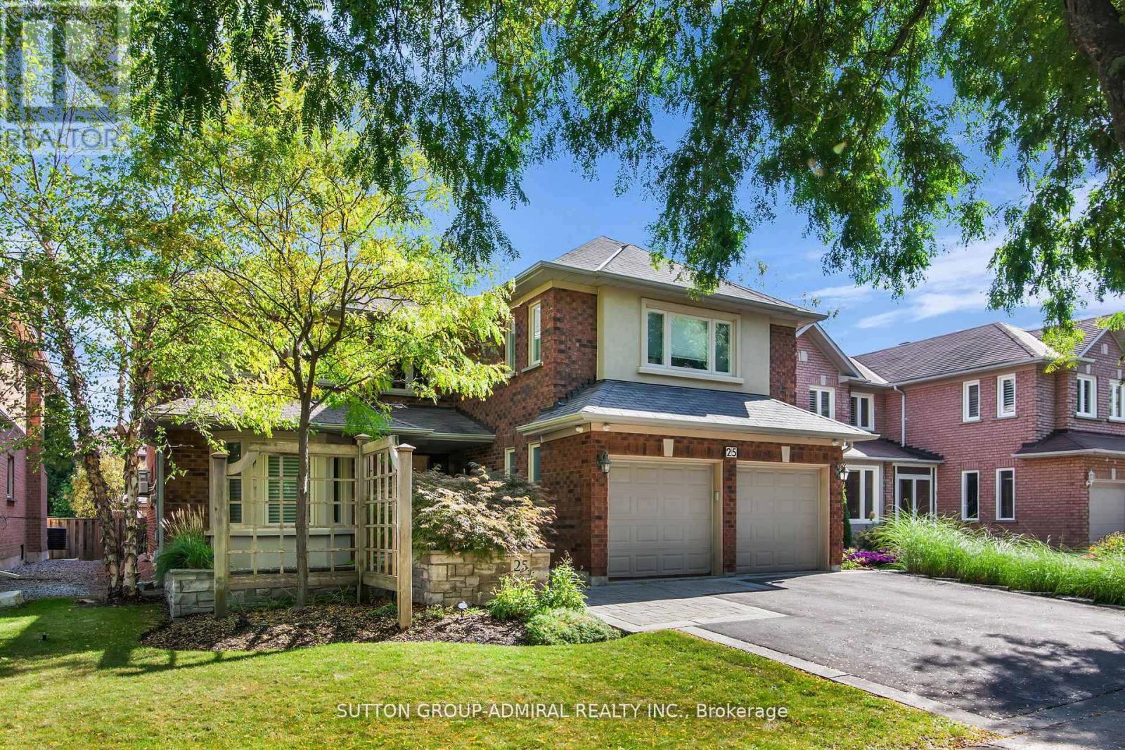 25 GRENADIER CRESCENT